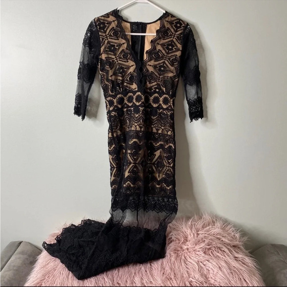 Jen’s Pirate Booty Black Phantome Lace Maxi Dress - Picture 4 of 10